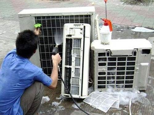 專業(yè)清洗空調多少錢一次_24小時服務電話