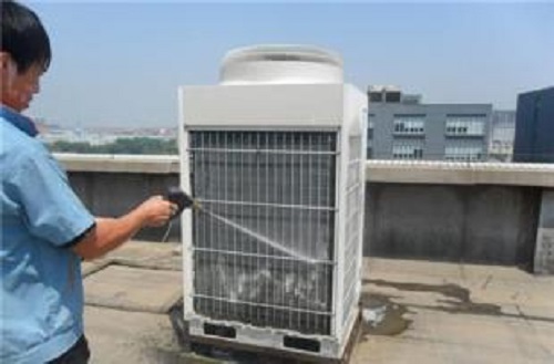 空調(diào)掛機(jī)清洗_距你300米